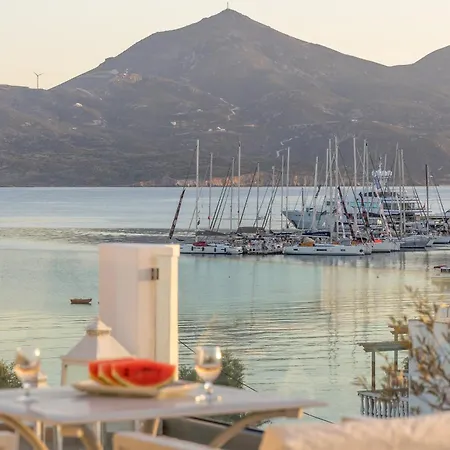 Ostria 3* Adamantas (Milos)