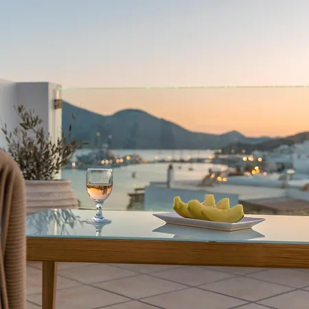 Ostria Hotel Adamantas (Milos)