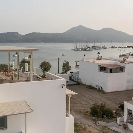 Ostria 3* Adamantas (Milos)