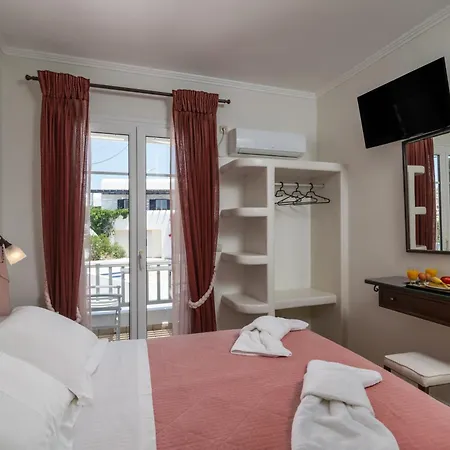 Ostria Hotel Adamantas (Milos)
