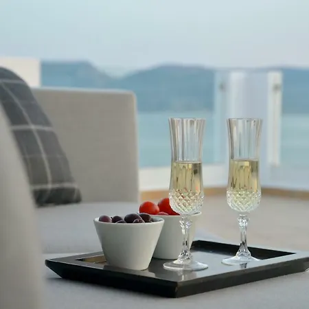 Ostria 3* Adamantas (Milos)