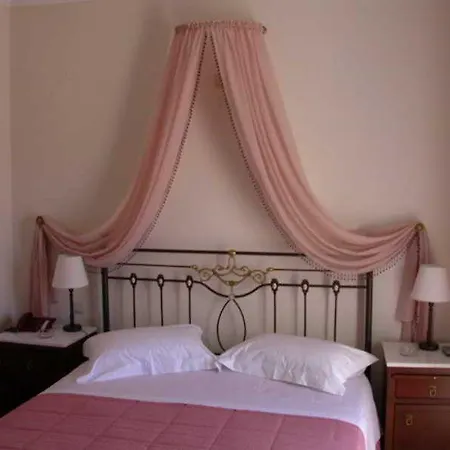 Hotel Ostria 3*