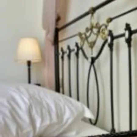 Ostria Hotel Adamantas (Milos)