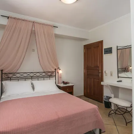 Ostria Hotel 3*