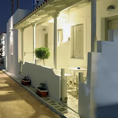 Ostria Adamantas (Milos)