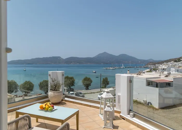 Ostria Adamantas (Milos)