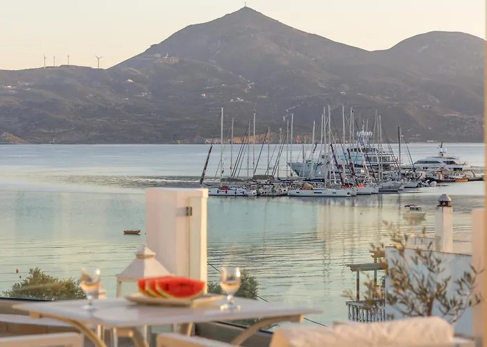 Ostria 3* Adamantas (Milos)