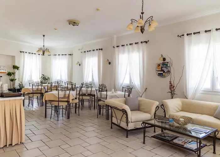 Otel Ostria Adamantas (Milos)