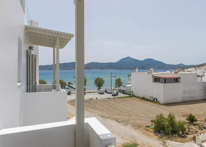 Ostria 3* Adamantas (Milos)