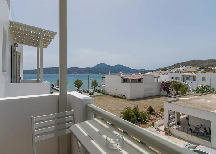 Ostria Adamantas (Milos)