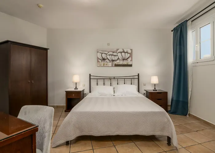 Ostria Otel Adamantas (Milos)