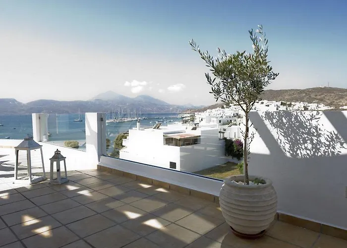 Ostria 3* Adamantas (Milos)